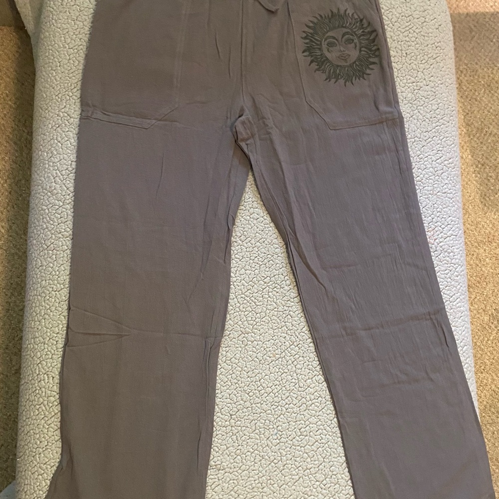 NEW IN PKG No Tags - Gray Sun Print Pants